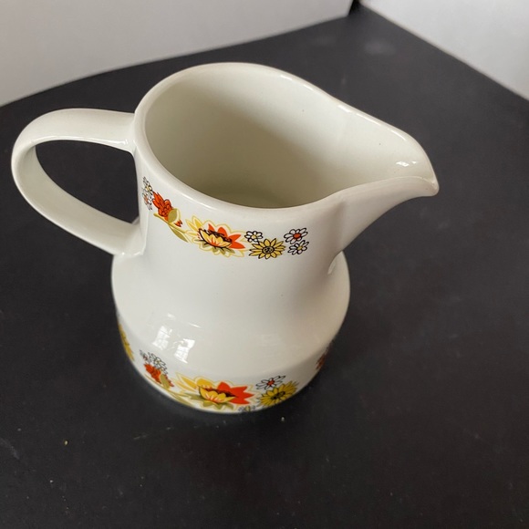 Vintage Sunflower/Daisy Johnson Brothers Creamer - Picture 4 of 4